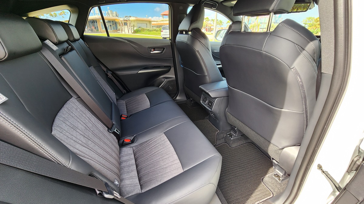 【TOYOTA ハイグレードSUV！ ハリアー確約プラン 】★空港送迎・免責補償付☆ 禁煙車／ドラレコ／バックカメラ／ETC車載器／対人・人身・車両・免責補償込